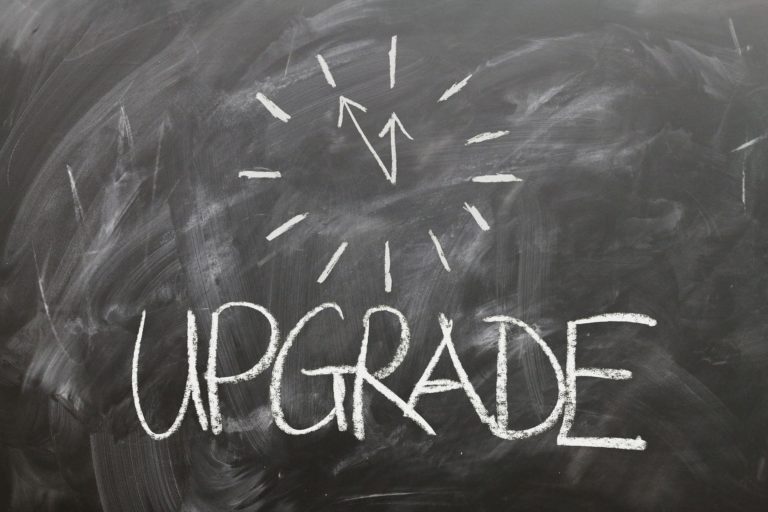 Tableau avec écrit "Upgrade"